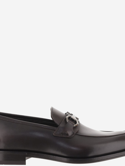 [Salvatore Ferragamo] Loafer FW26 02A384001