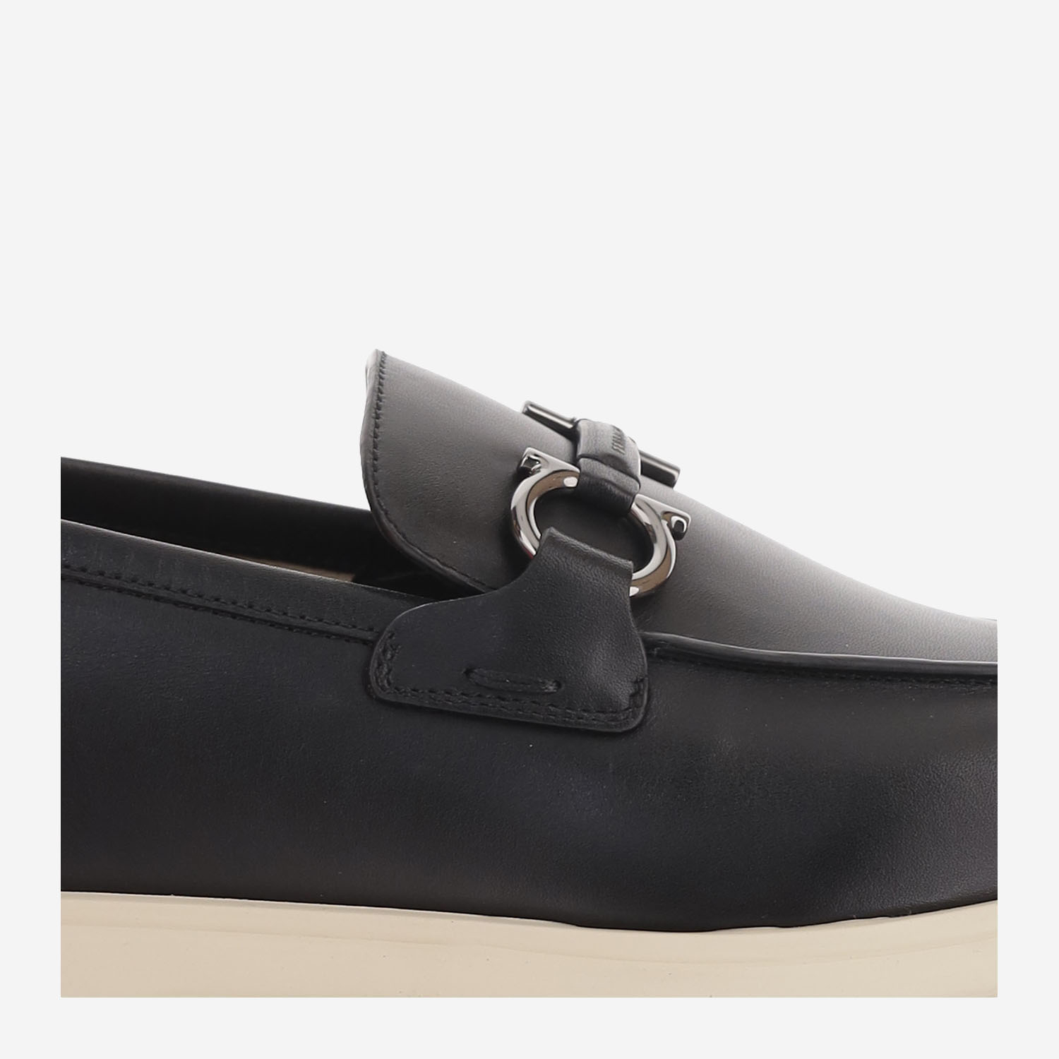 [Salvatore Ferragamo] Loafer FW26 028298006