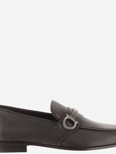 [Salvatore Ferragamo] Loafer FW26 02A942001