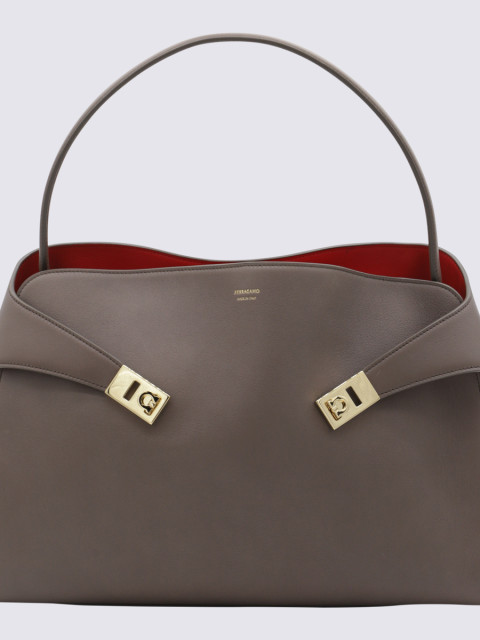 [Salvatore Ferragamo] Tote bag FW26 780516219939002