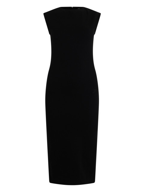 Form-fitting long dress