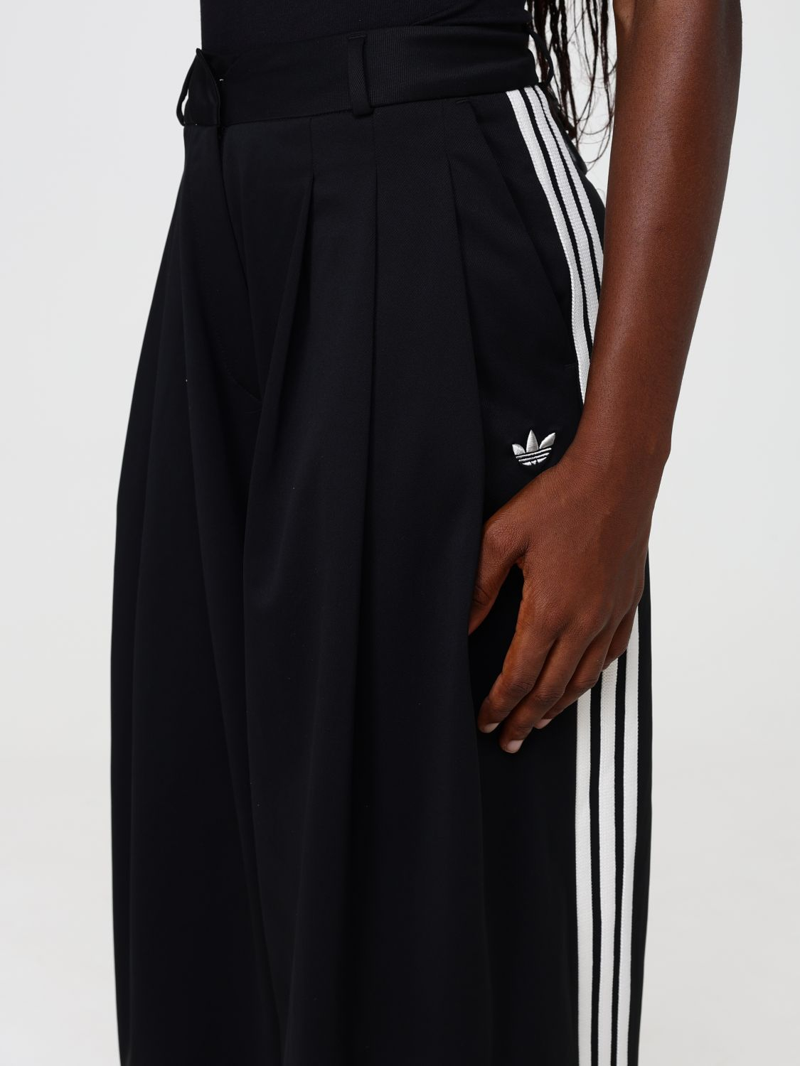 [ADIDAS ORIGINALS] Trousers FW26 KR9617