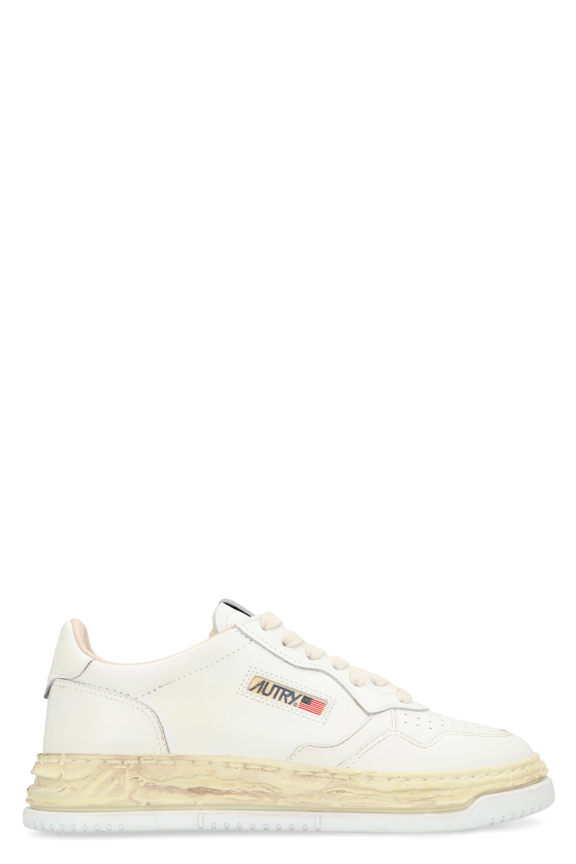Medalist low-top sneakers