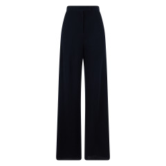 Loose pants in wool