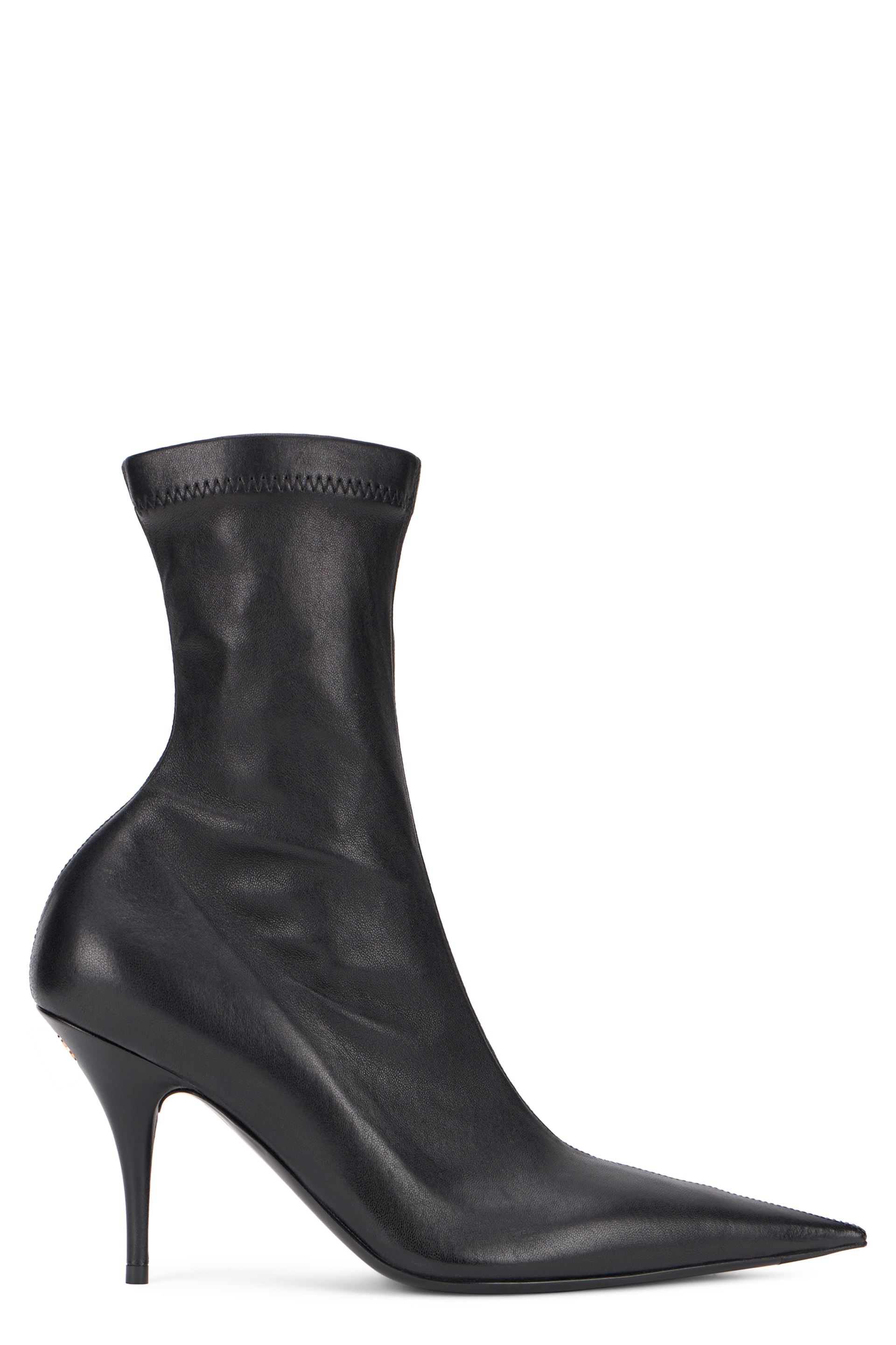 Pointed ankle boots