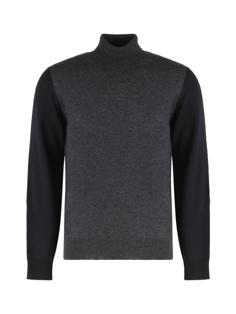 Round neck sweater in wool