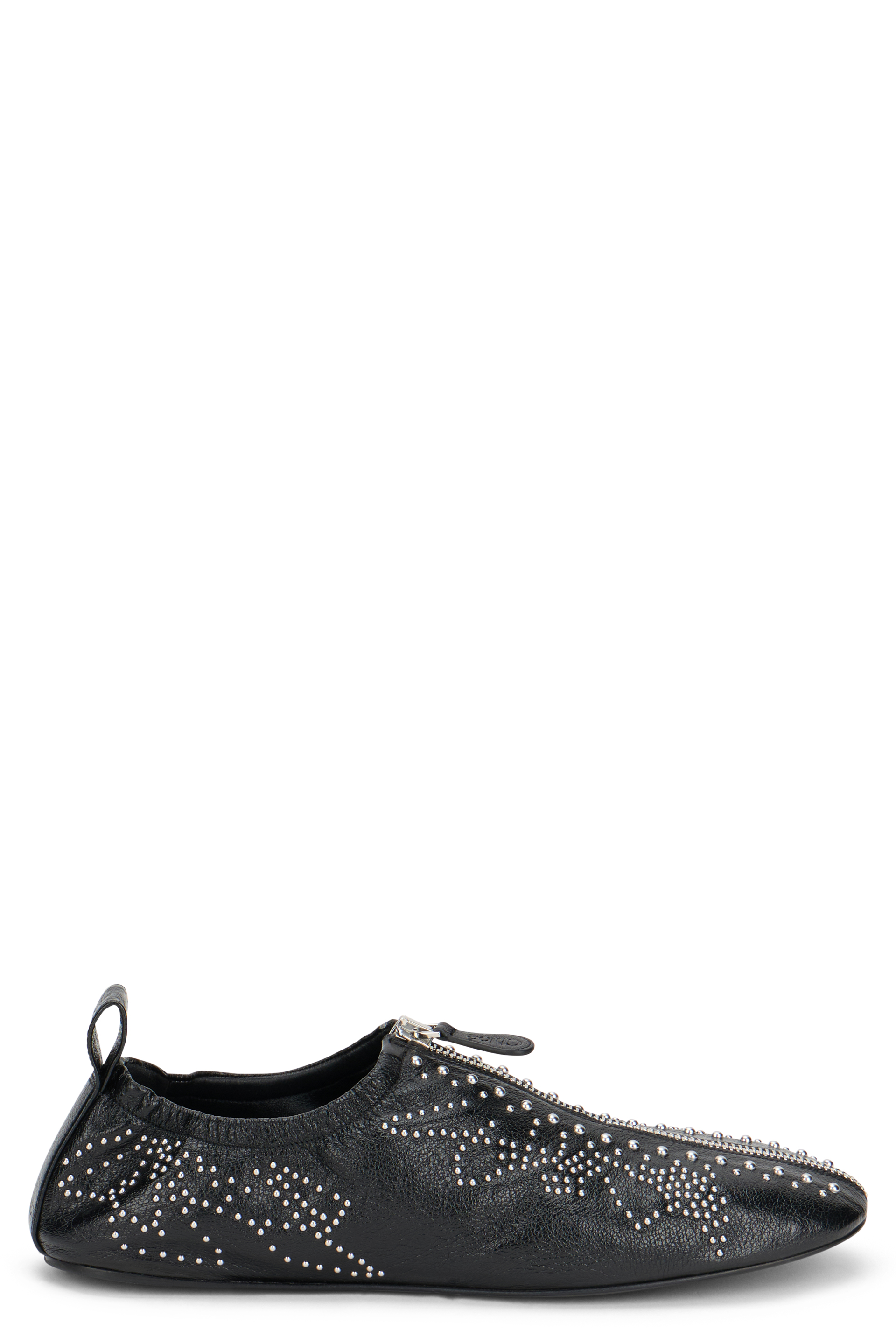 Black fitted sneakers, lightweight and versatile