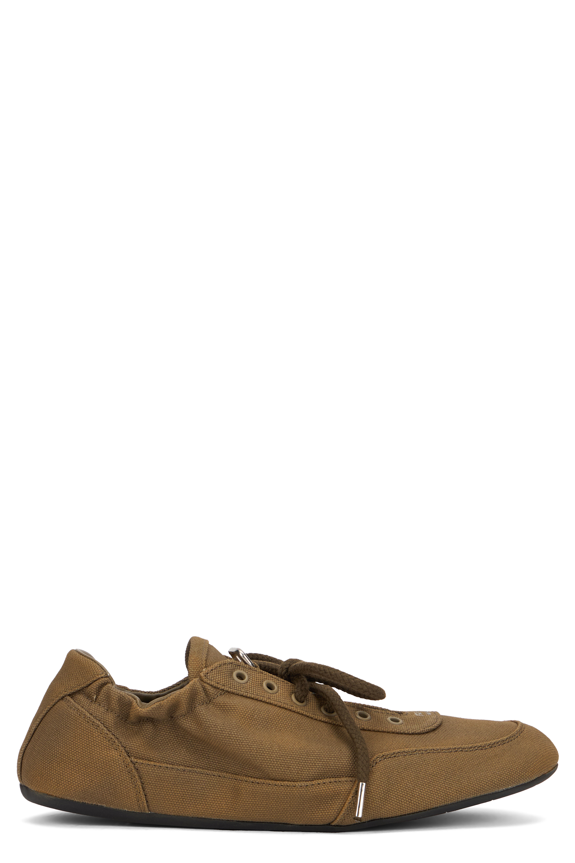 Sneakers Collapse in fabric