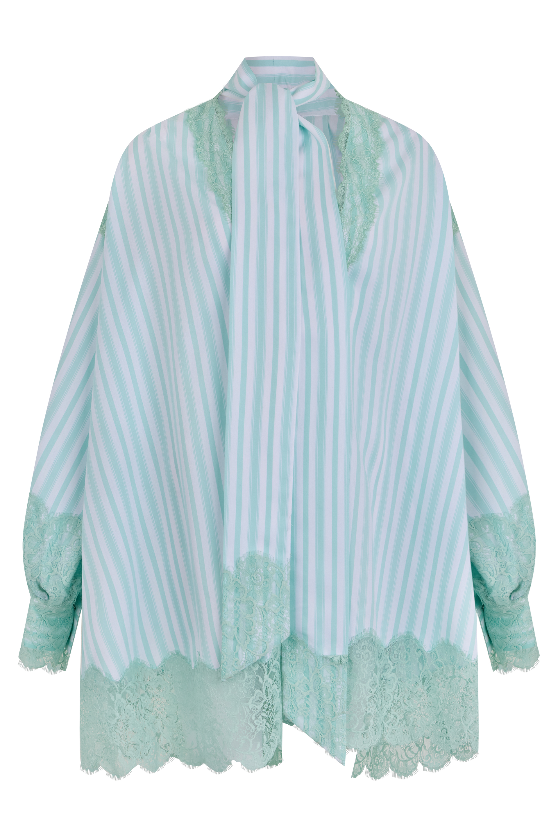Oversized shirt with lace details
