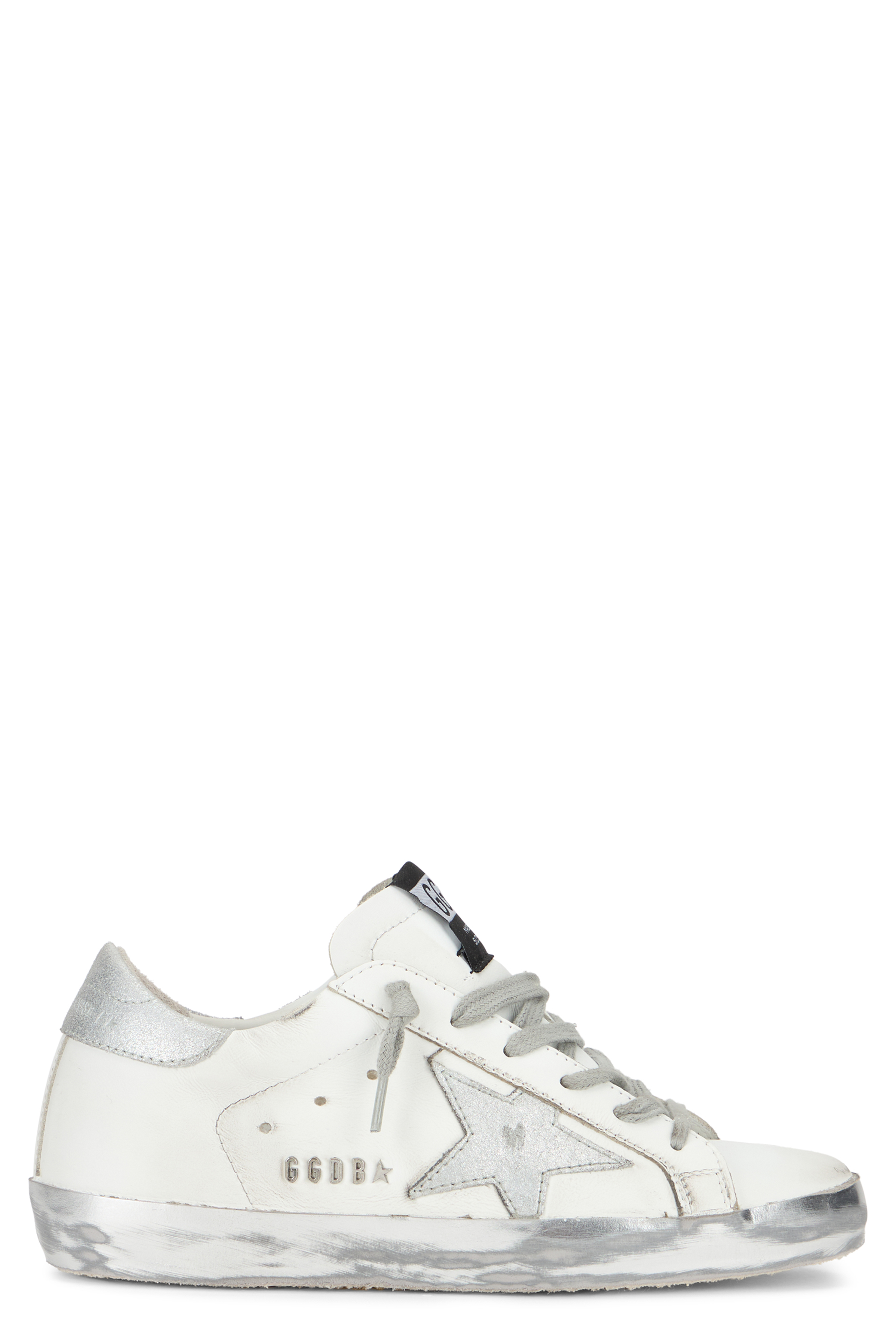 Classic sneakers with distinctive details