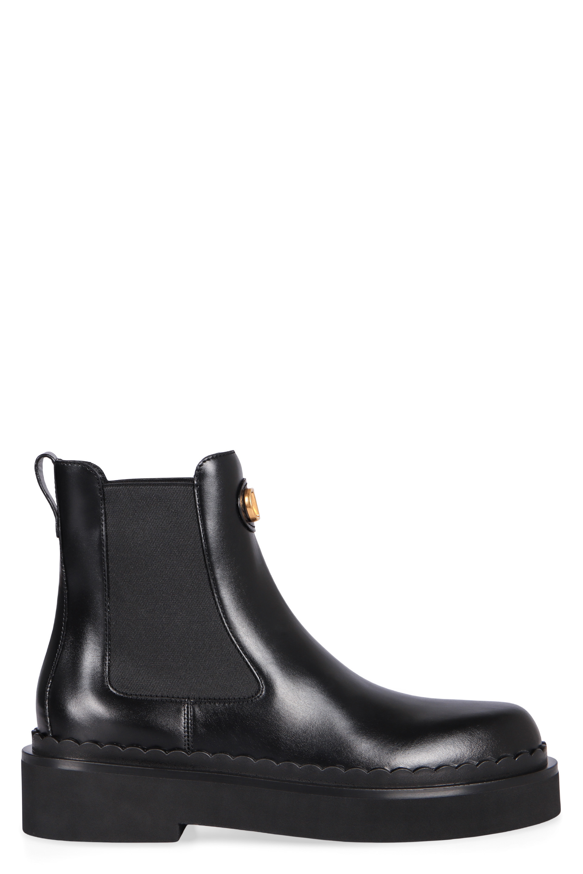 Chelsea boots in leather