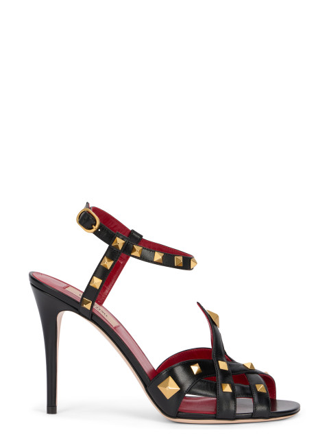 Sandals with studs