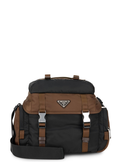 Shoulder bag with buckle