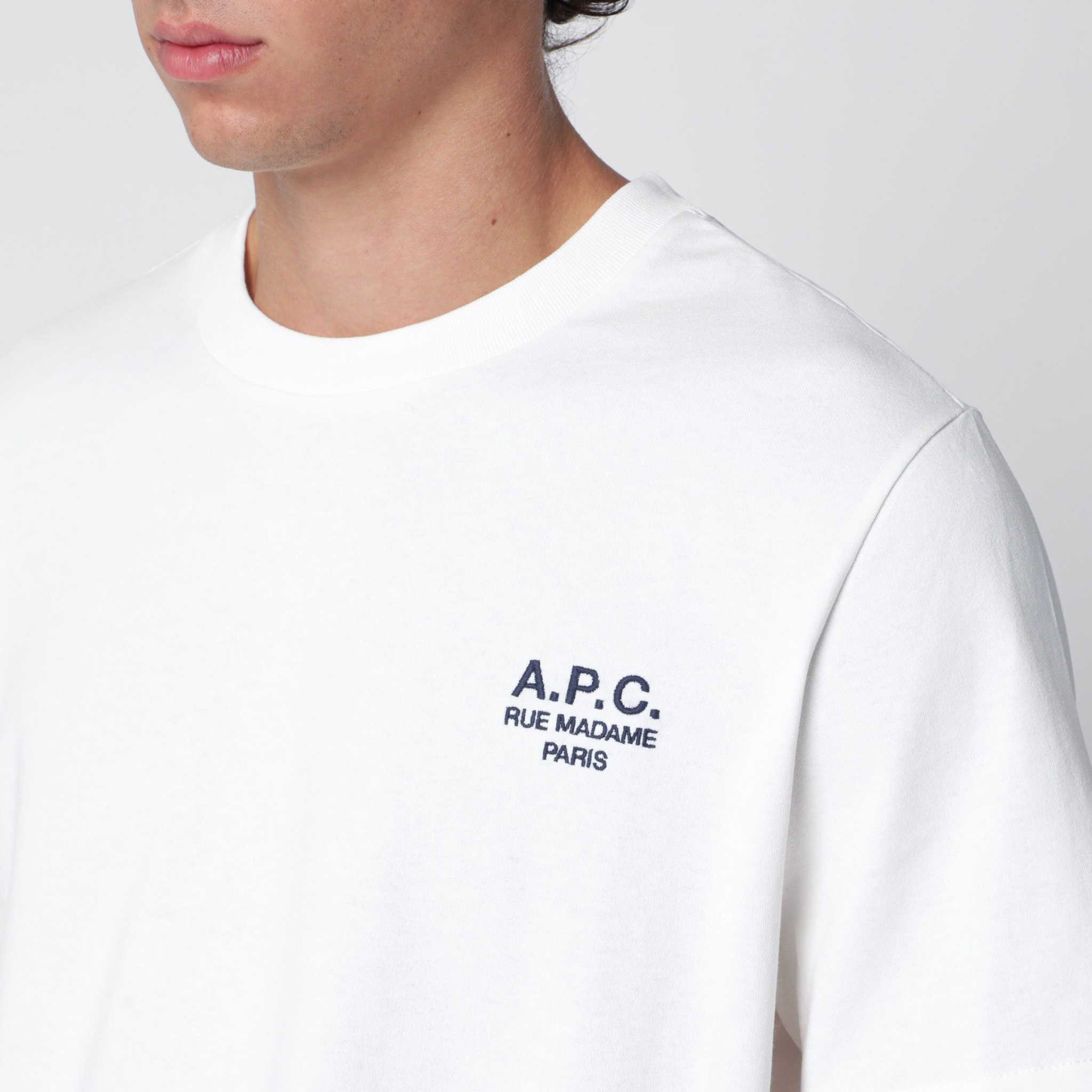 [A.P.C.] T-shirts Short Sleeve FW26 COHBU-M26388UCO