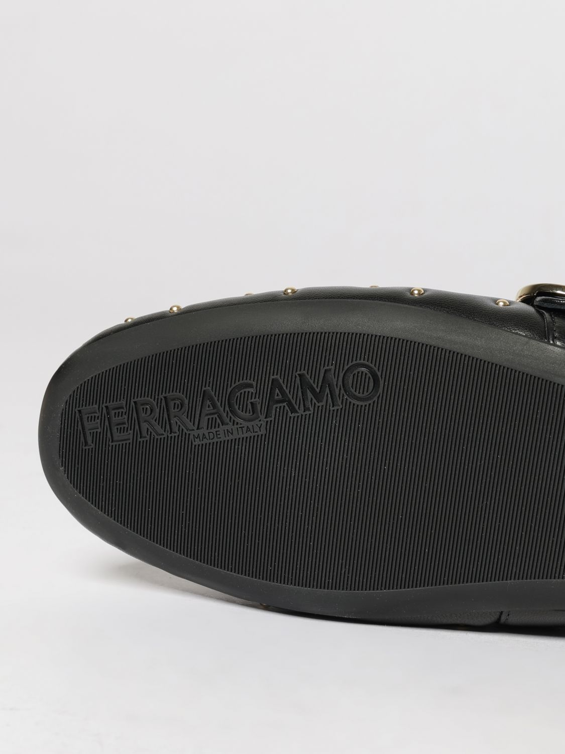 [Ferragamo] Flat shoes FW26 01L931 795487 001