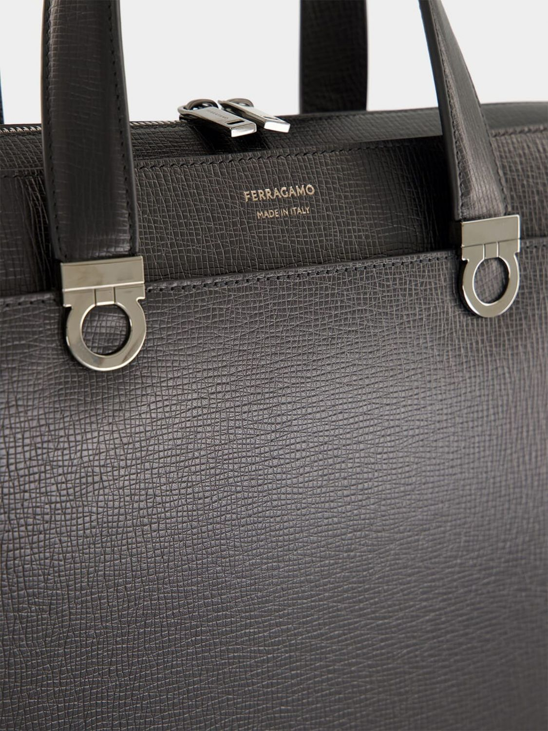 [Ferragamo] Briefcase FW26 241806 786555