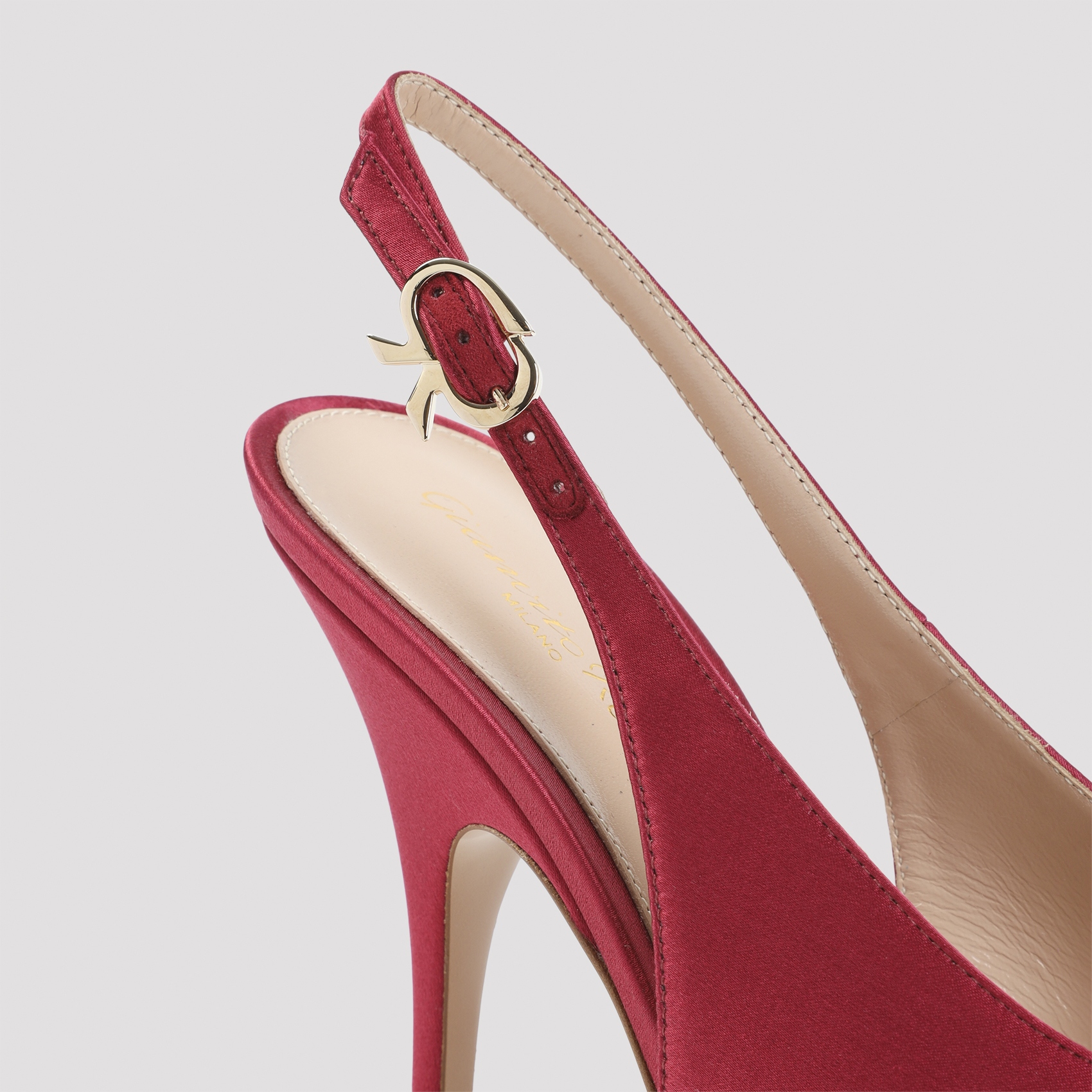 [Gianvito Rossi] Pumps FW26 G9560595RIC.CH4