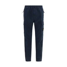 밑단에 고무줄 처리가 된 카고 팬츠