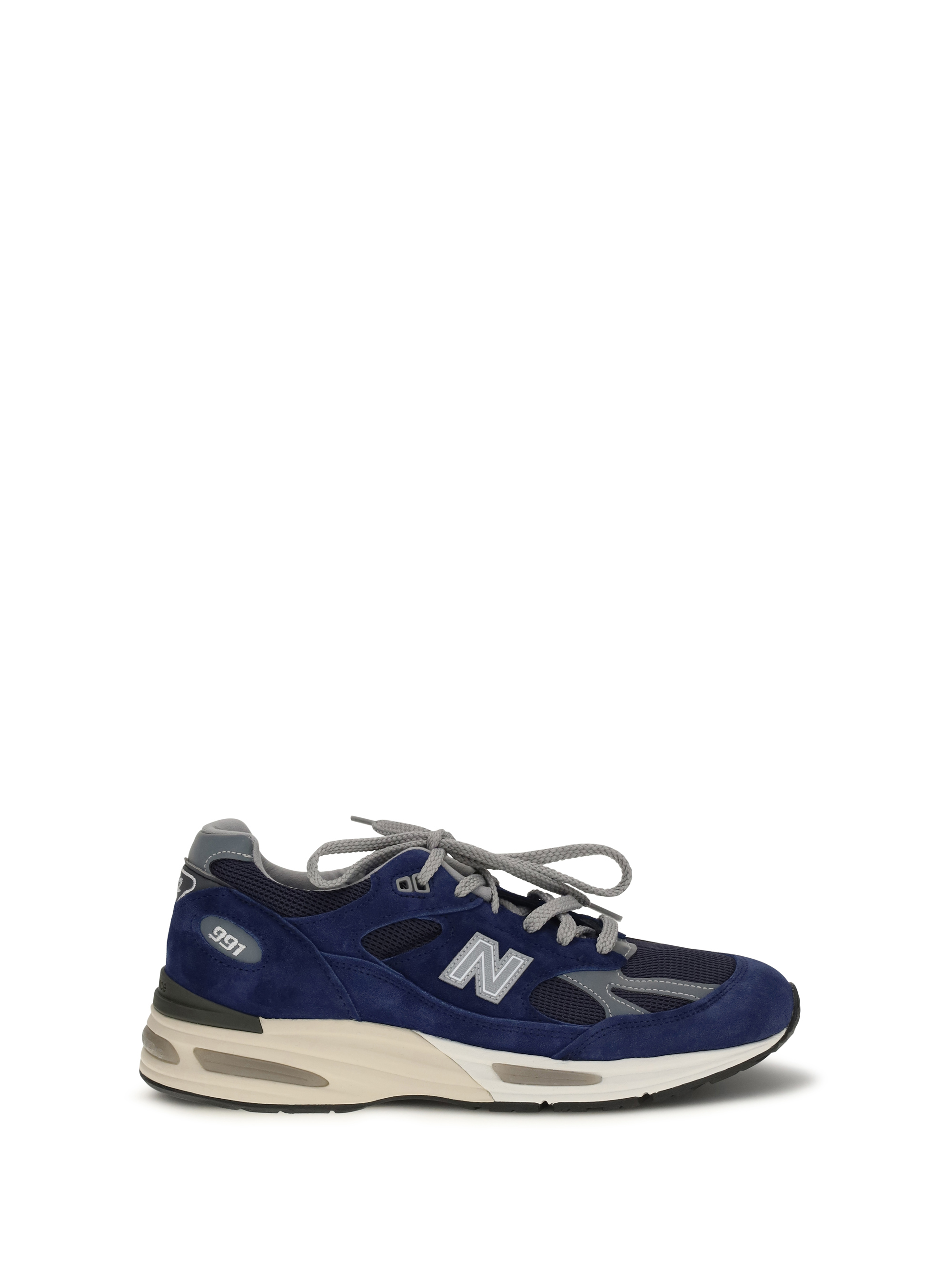 991v2 스니커즈