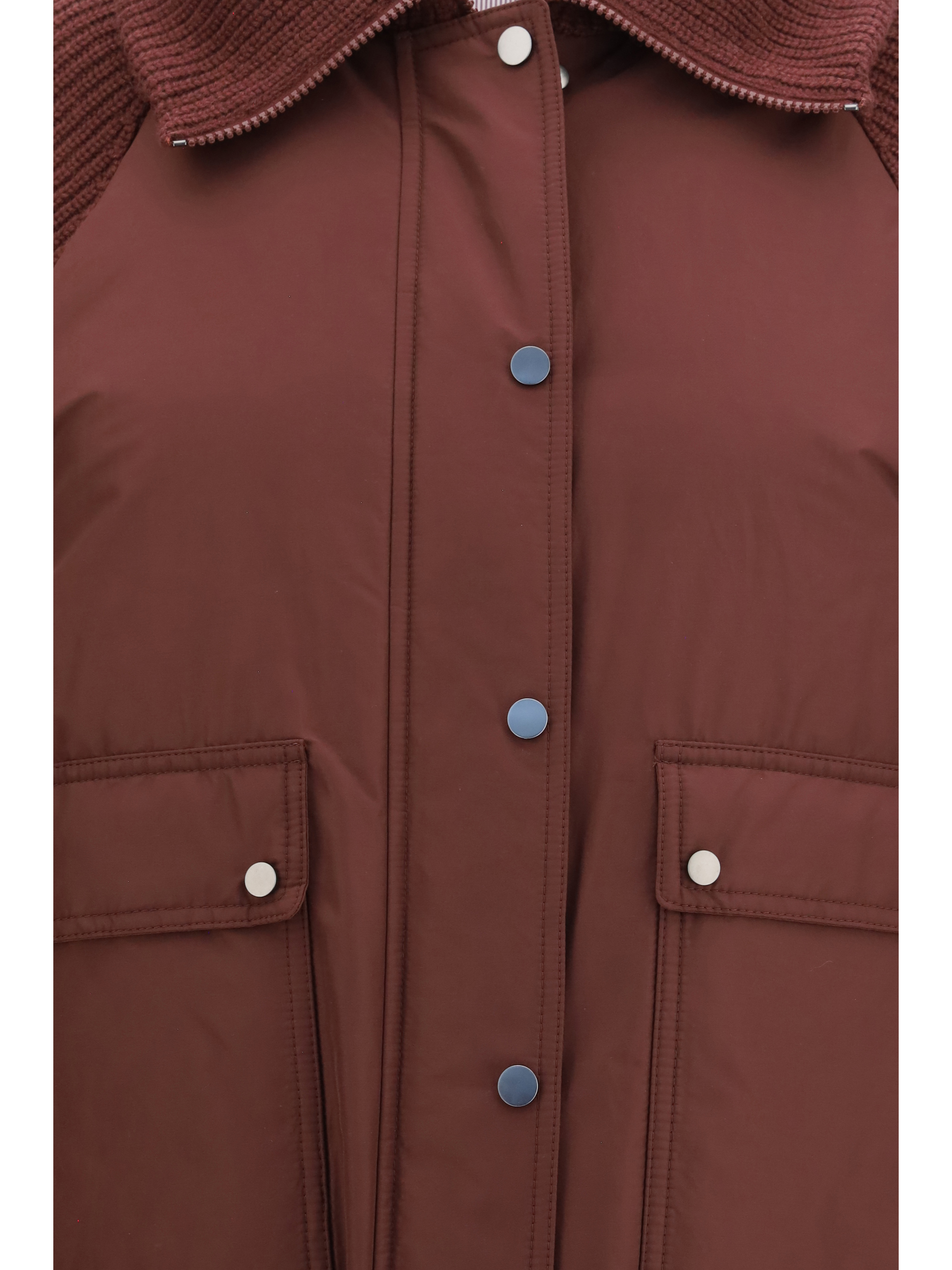 울 소매가 있는 다운 재킷